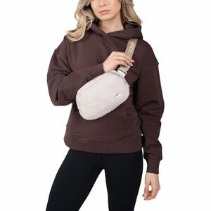 Lole Teddy Fleece Belt Bag in Beige Cream